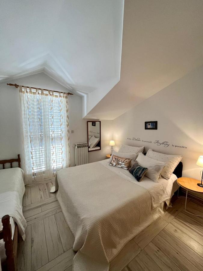 Appartamento Gorana Apartman With Swimming Pool Jelsa  Esterno foto