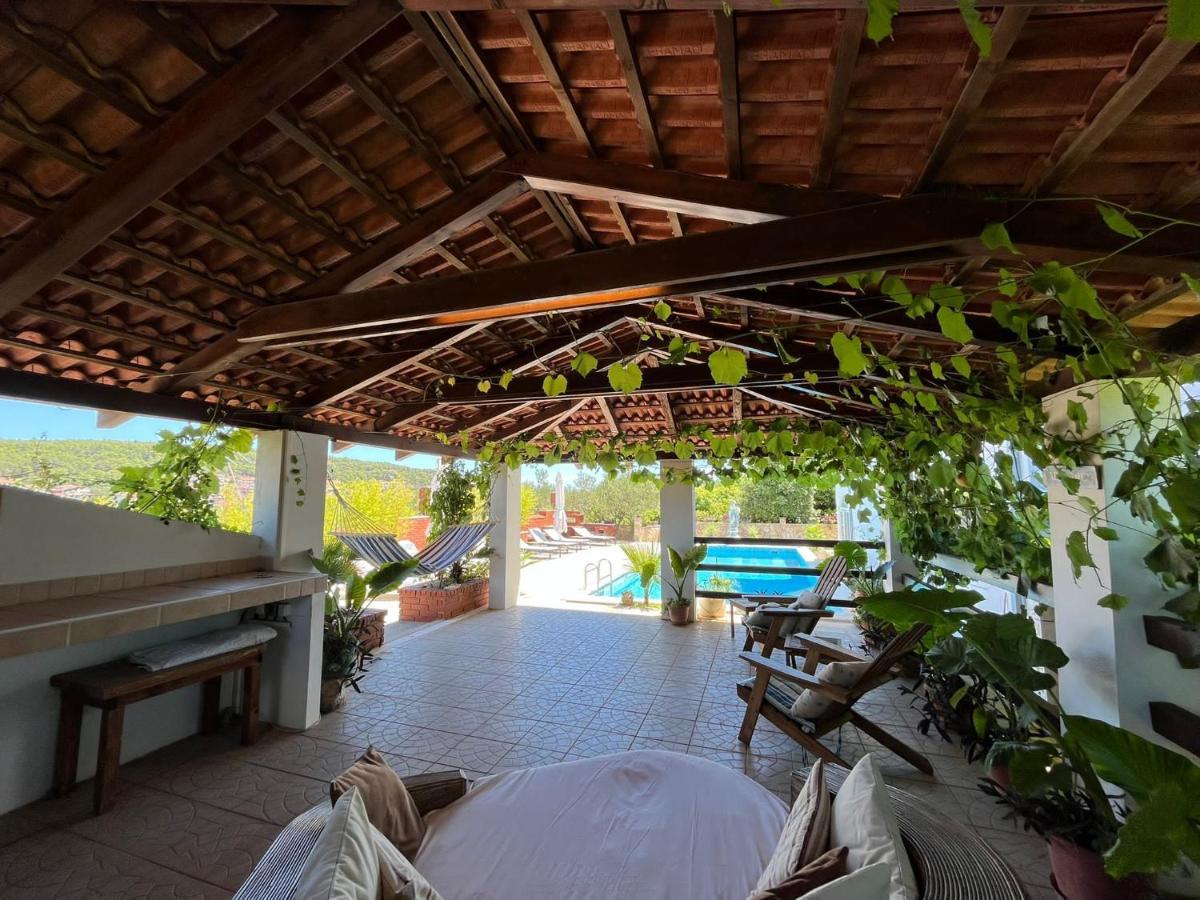 Appartamento Gorana Apartman With Swimming Pool Jelsa  Esterno foto